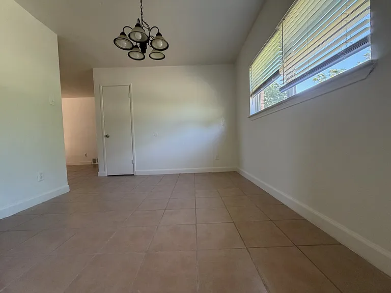 626 Edgedale Dr — Photo 24
