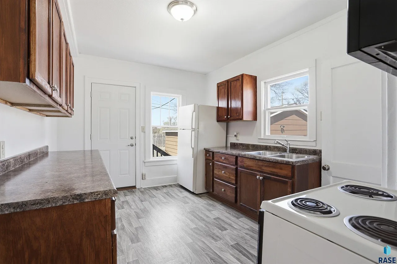 2 bed, 934 sqft, $1,200 — Photo 4