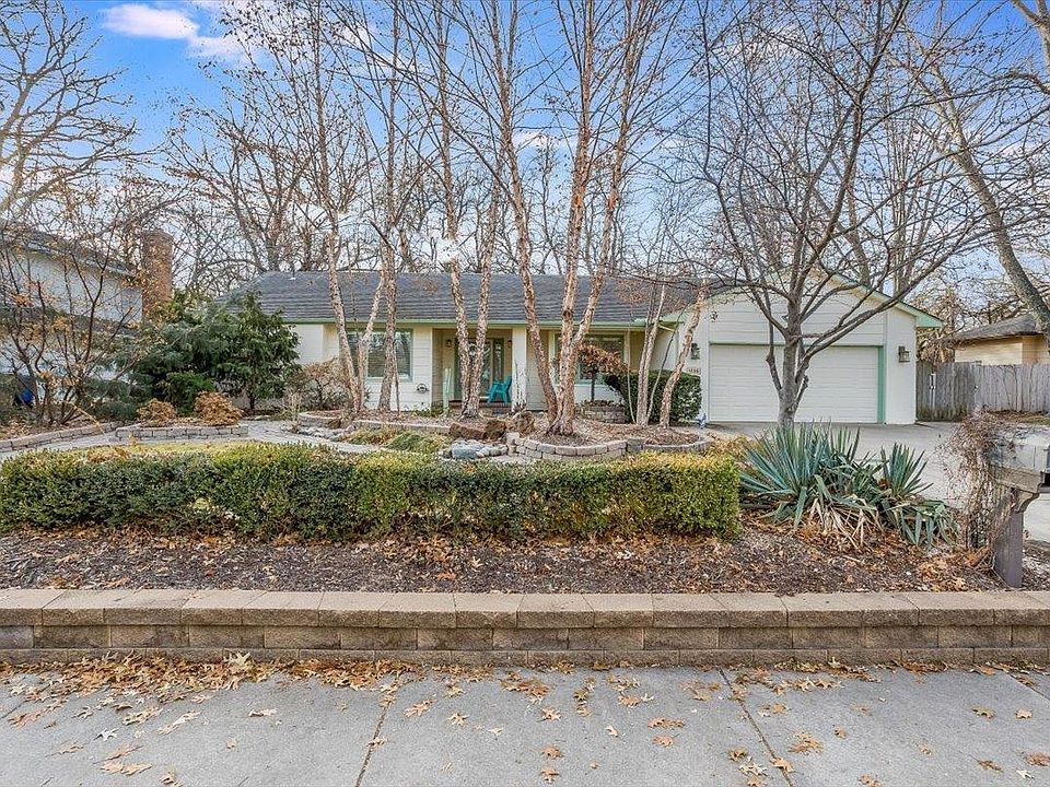 1116 E James St, Derby, KS 67037 Zillow