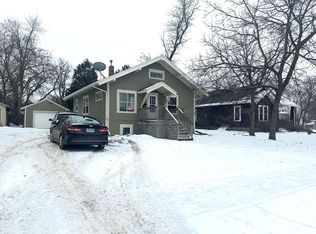 906 8th St, Brookings, SD 57006