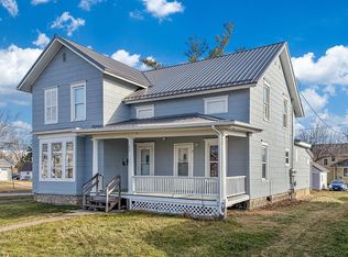 832 East St, Grinnell, IA
