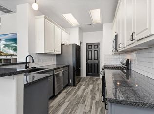 417 Folk Crest Ln, Dickinson, TX 77539