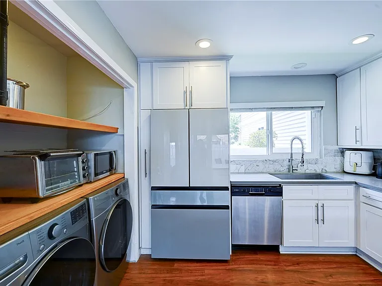 260 Victoria St #5 — Photo 12