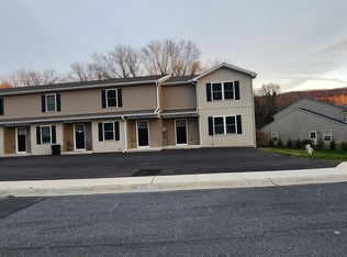 44 Petersburg Ln, Duncannon, PA 17020