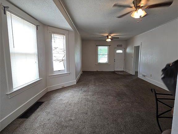 4th image of 2321 Washington Ave