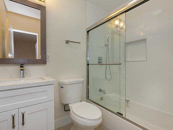 3rd image of 2526 W McFadden Ave APT D