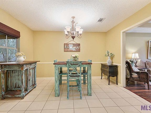 5th image of 17444 Roble Ave