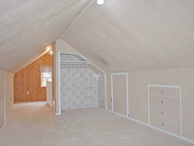 905 Burchfield Rd — Photo 27