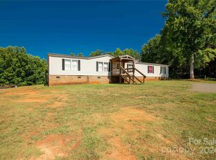 3828 Trouble St, Sharon, SC 29742