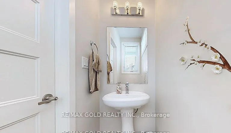 997 West Village Sq — Photo 15