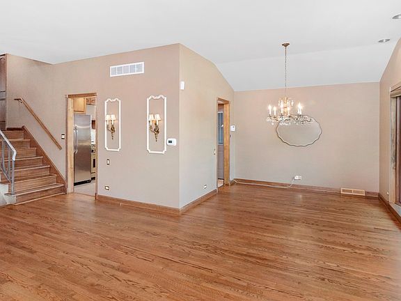 5th image of 602 Laramie Ave