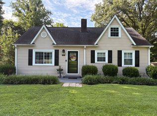 1910 Darwick Rd, Winston Salem, NC 27127