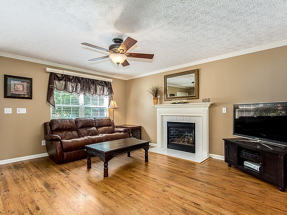 4th image of 1152 Hoover Lake Ct