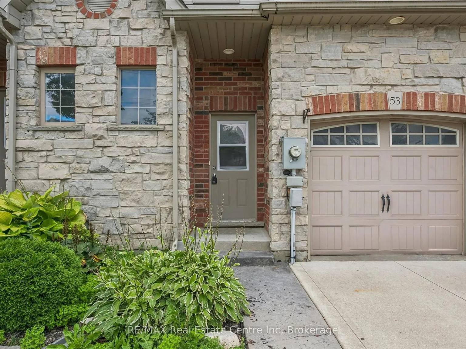 3 bed, $3,000 — Photo 2