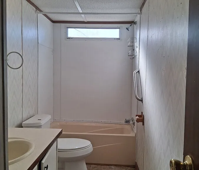 1326 E 9th St #22 — Photo 12