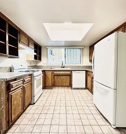 5th image of 213 Rancho St