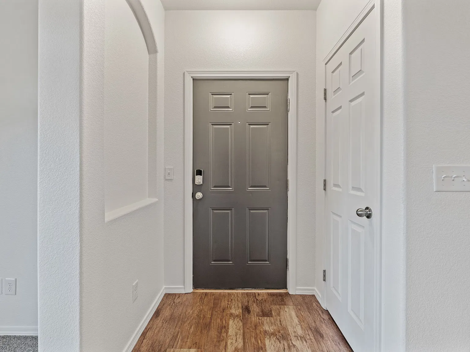 2 bed, 1210 sqft, $1,825 — Photo 3