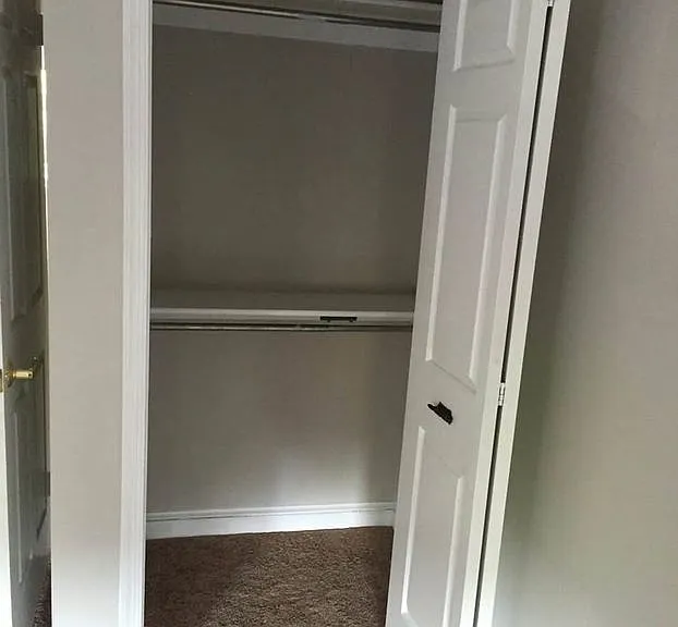 748 McHenry St — Photo 16