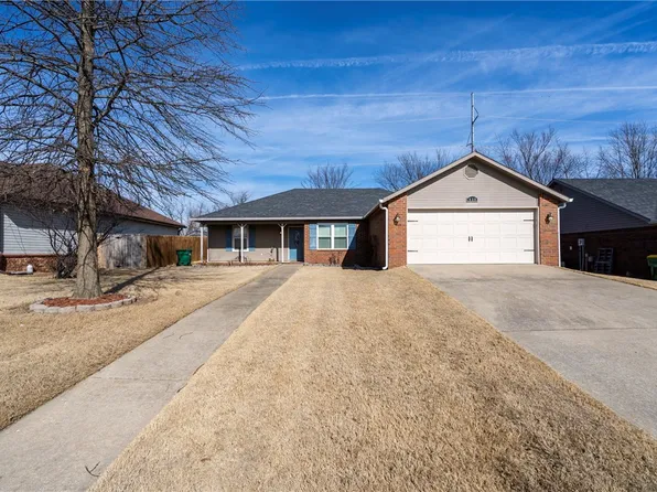 939 Fieldstone Ct, Centerton, AR 72719