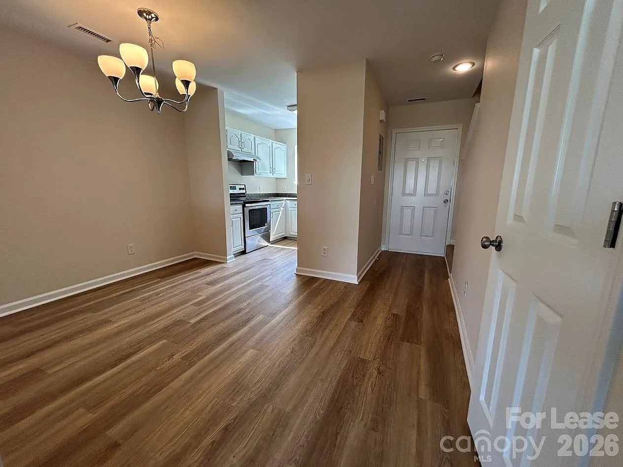 Vineyard Point — Photo 4