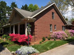 1010 Navaho Rd, Knoxville, TN 37919