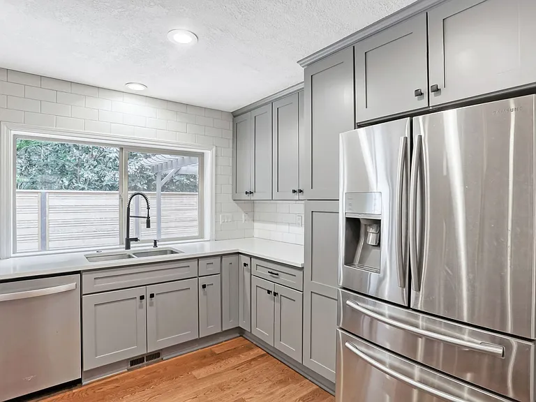 15050 SW 141st Ave — Photo 12