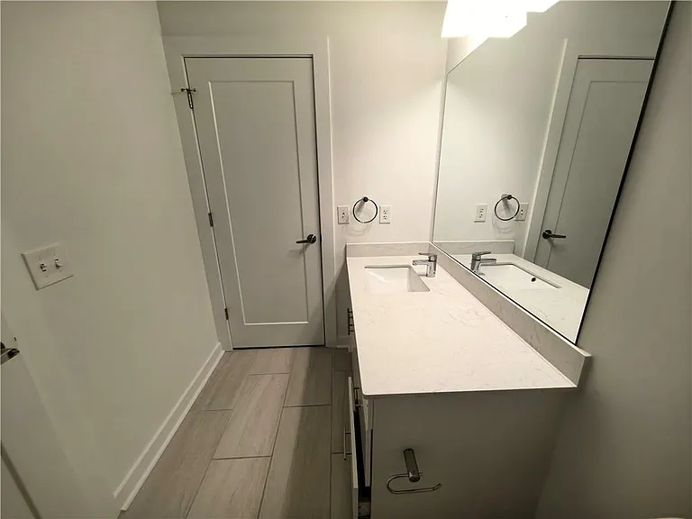 525 Parkway Dr #401 — Photo 19