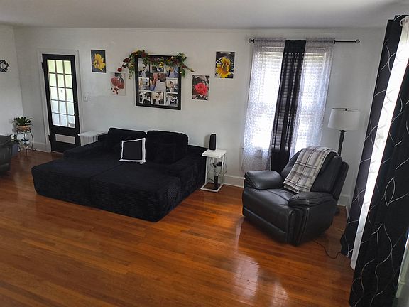 5th image of 382 Forest Ave