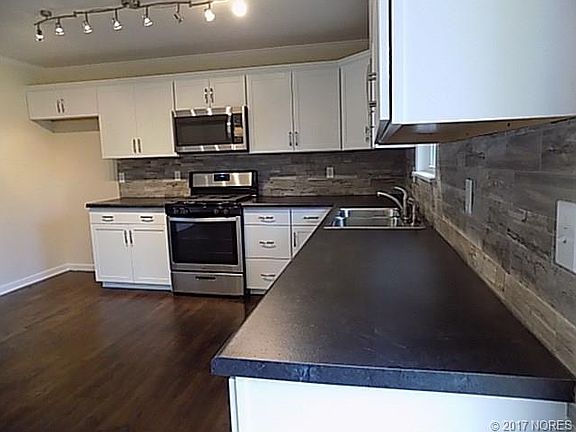 2nd image of 415 N Creek St