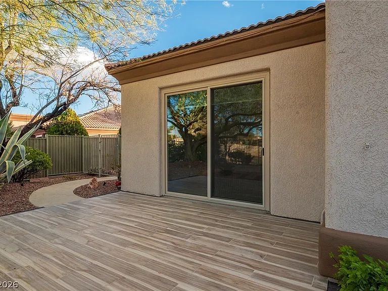 10534 Mandarino Ave — Photo 11