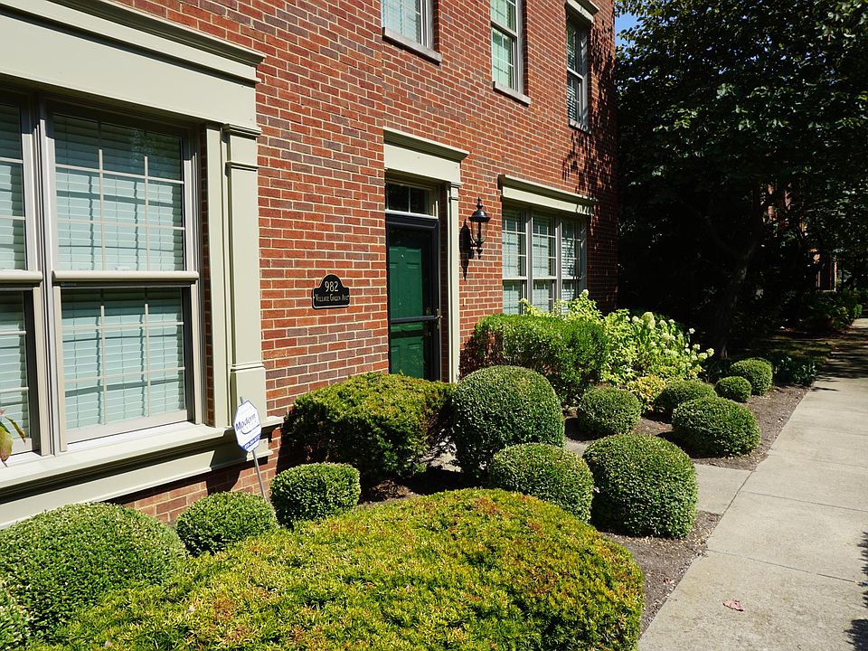 1st image of 982 Village Green Ave