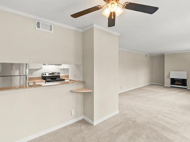 Sycamore Green Apartments — Photo 33