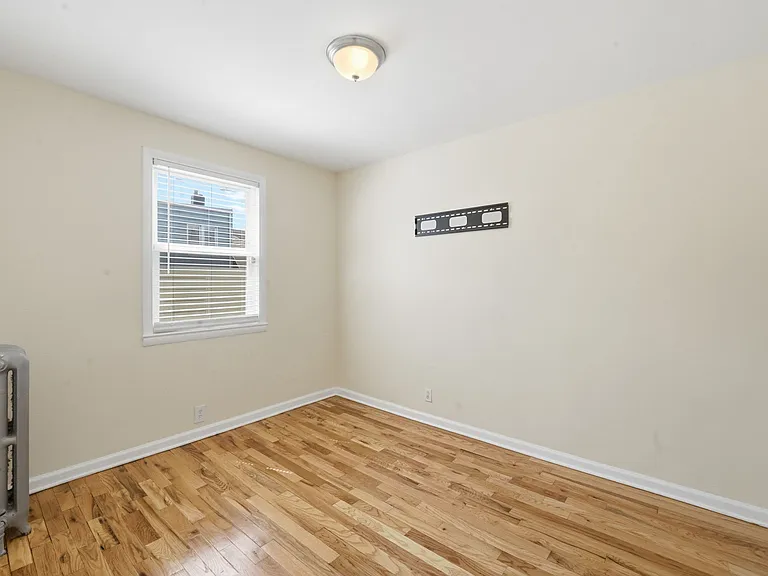 321 Lembeck Ave #1 — Photo 4
