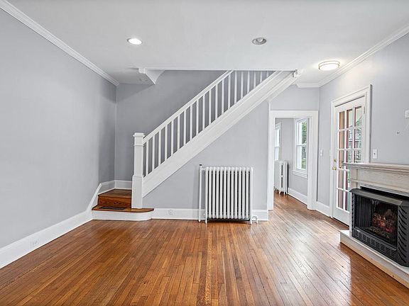 4th image of 637 Deepdene Rd