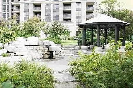 Rosewood — Photo 3