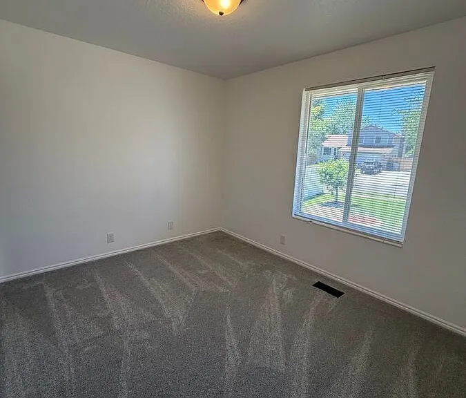 3924 W Dunkeld St #UPSTAIRS — Photo 21