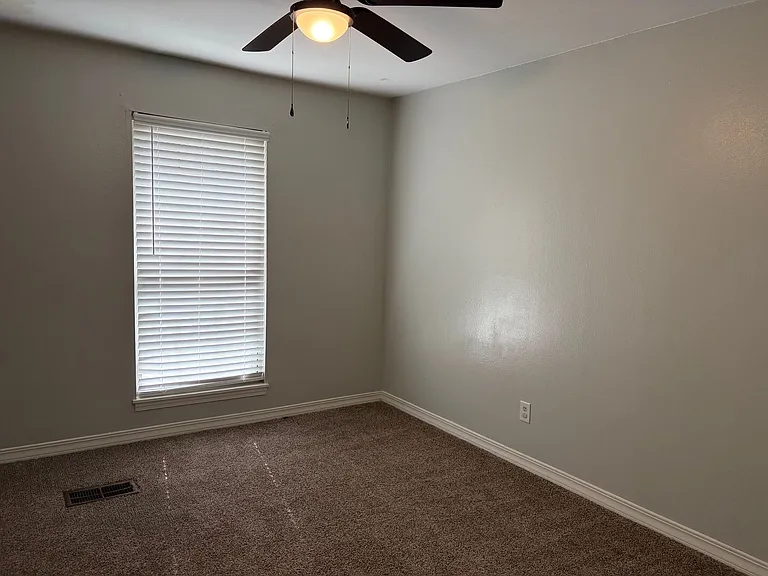 2138 Airline Dr #119 — Photo 8