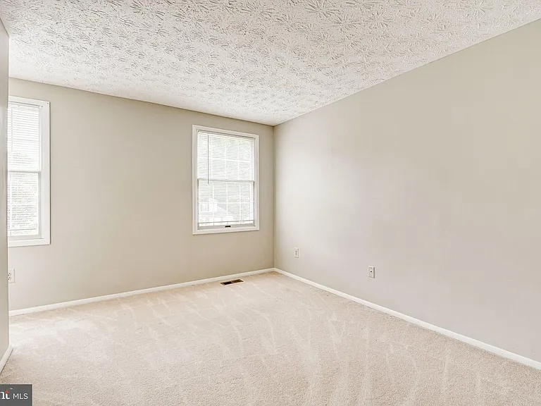 3381 Monarch Ln — Photo 44