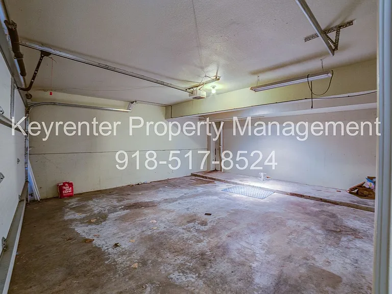 1303 S Lawton Ave #E — Photo 24
