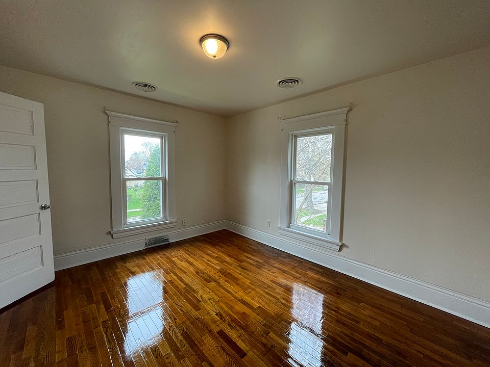 149 Chestnut Street - 3 Apartment Rentals - Adrian, MI | Zillow