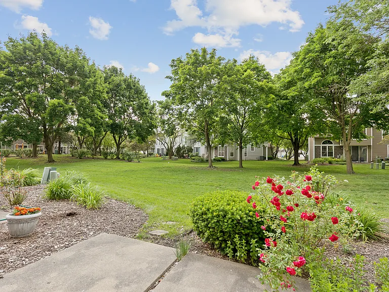1175 Regency Dr — Photo 24