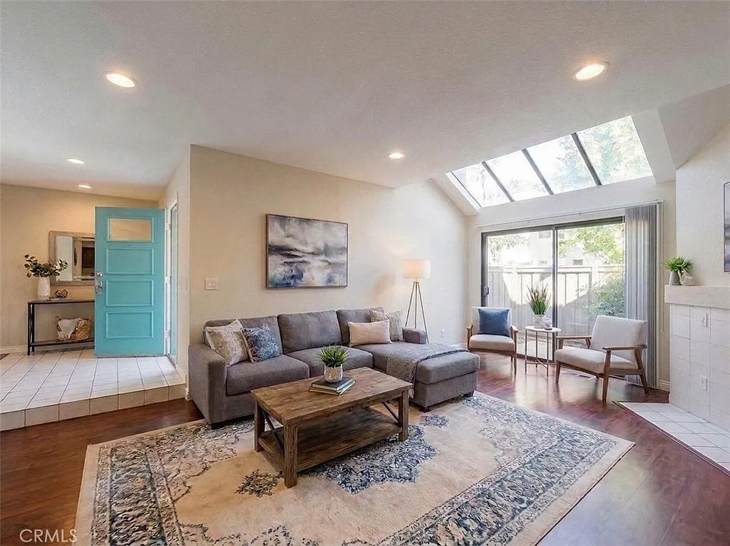 2 bed, 2.5 bath, 1164 sqft, $2,895 — Photo 4