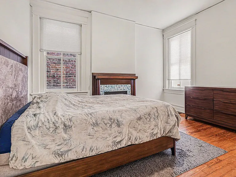 2713 W Grace St — Photo 12