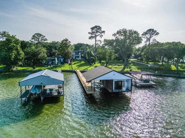 8110 Wallace Rd, Fort Worth, TX 76135