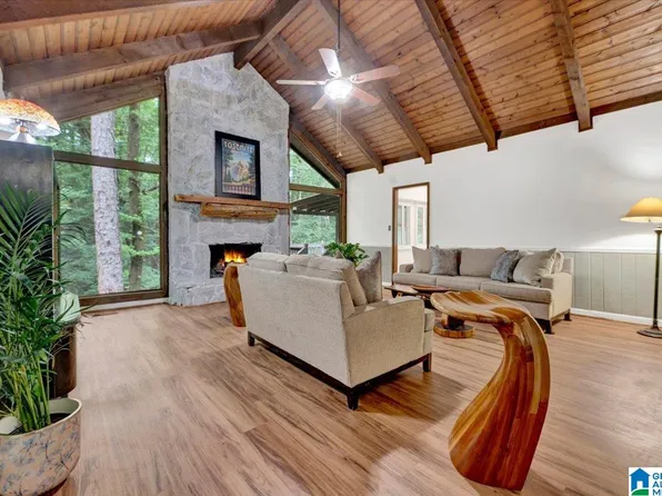 737 Bailey Brook Cir, Birmingham, AL 35244