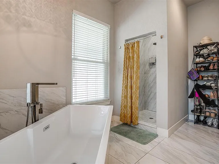 2905 S Jennings Ave — Photo 70