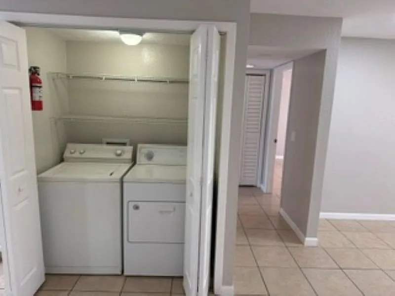 Charming 2 Bed/1 Bath Unit in Tampa - Available 9/21 - $1450 — Photo 4