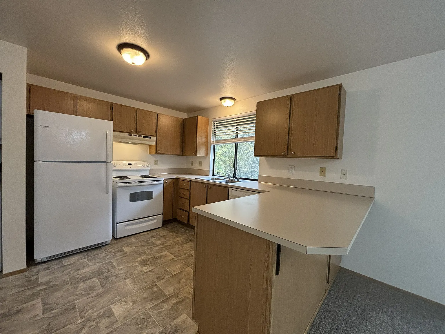 2 bed, 906 sqft, $1,700 — Photo 4