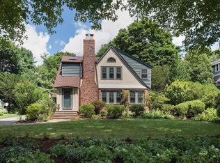 41 Woodlawn Ave, Wellesley, MA 02481