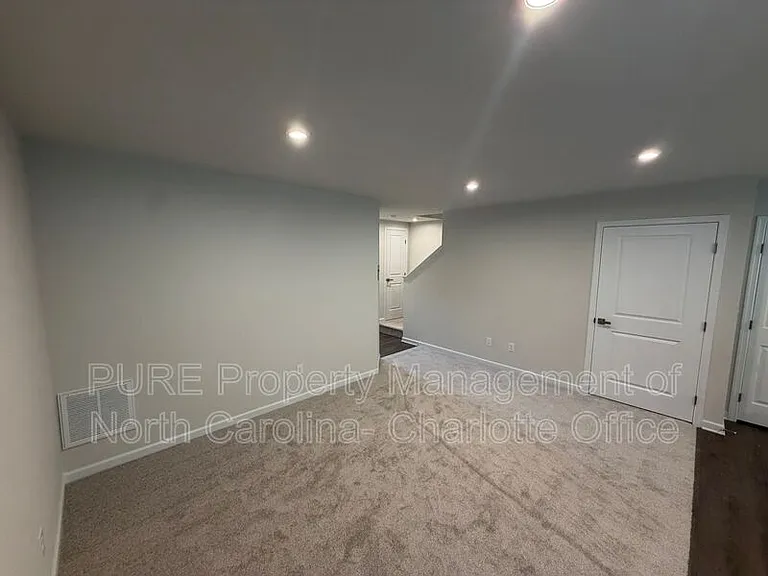 5945 Granbury Dr — Photo 9